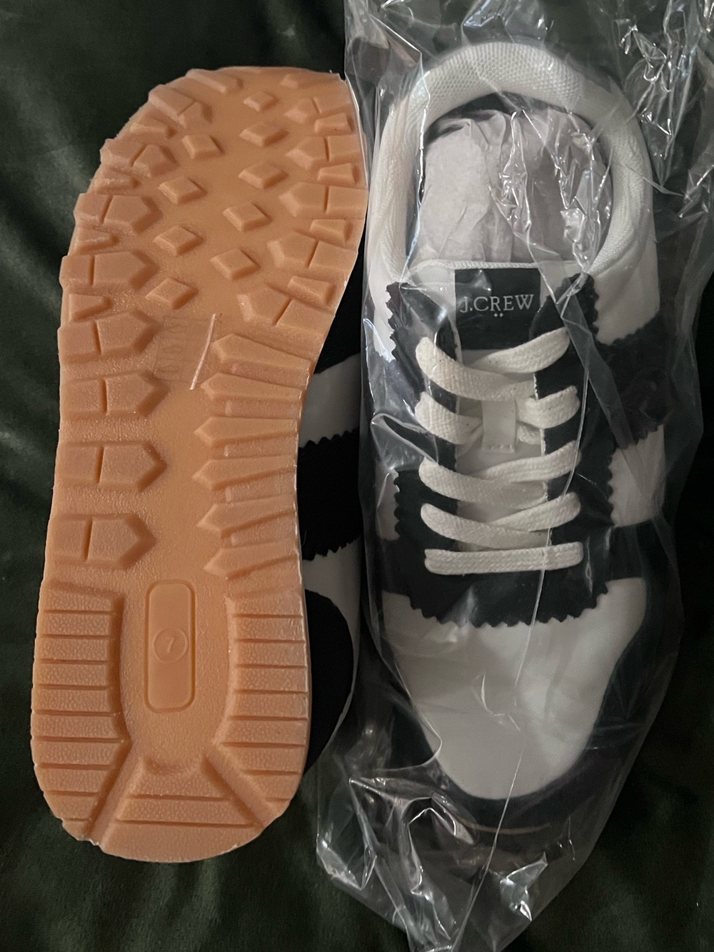 NIB - Size 7 - J. Crew Women’s Navy & White Retro Runner Sneakers - Picture 2 of 6